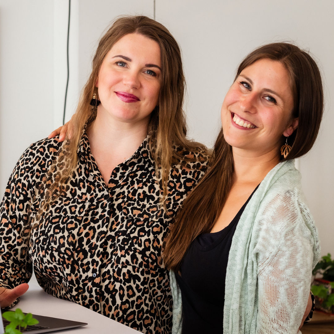 Heidi Paanenan (vas) ja Marjo Reponen (oik) ovat Lumanelan perustajajäseniä.